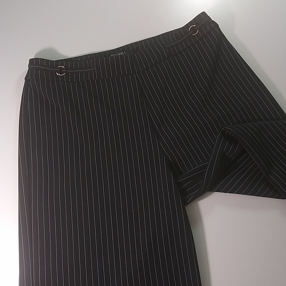 Wide leg, pinstripe pants